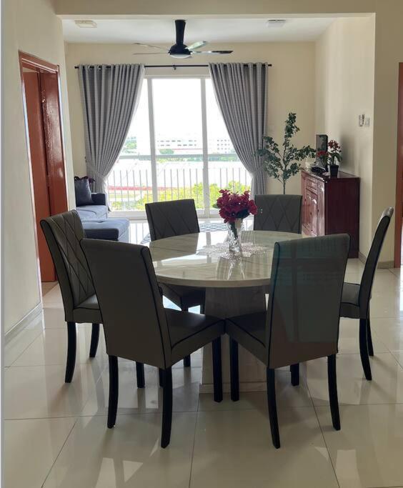 Homestay Ttdi Adina 710 Shah Alam,Sek 13,Msu,3Bedroooms Luaran gambar